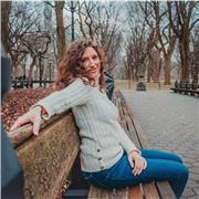 Profesora licenciada con el título superior de violín y 5° curso de piano, y amplia experiencia impartiendo clases